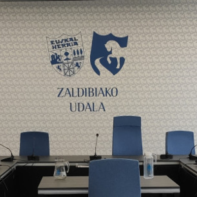 udalbatza udalbatzarra pleno aretoa.jpg